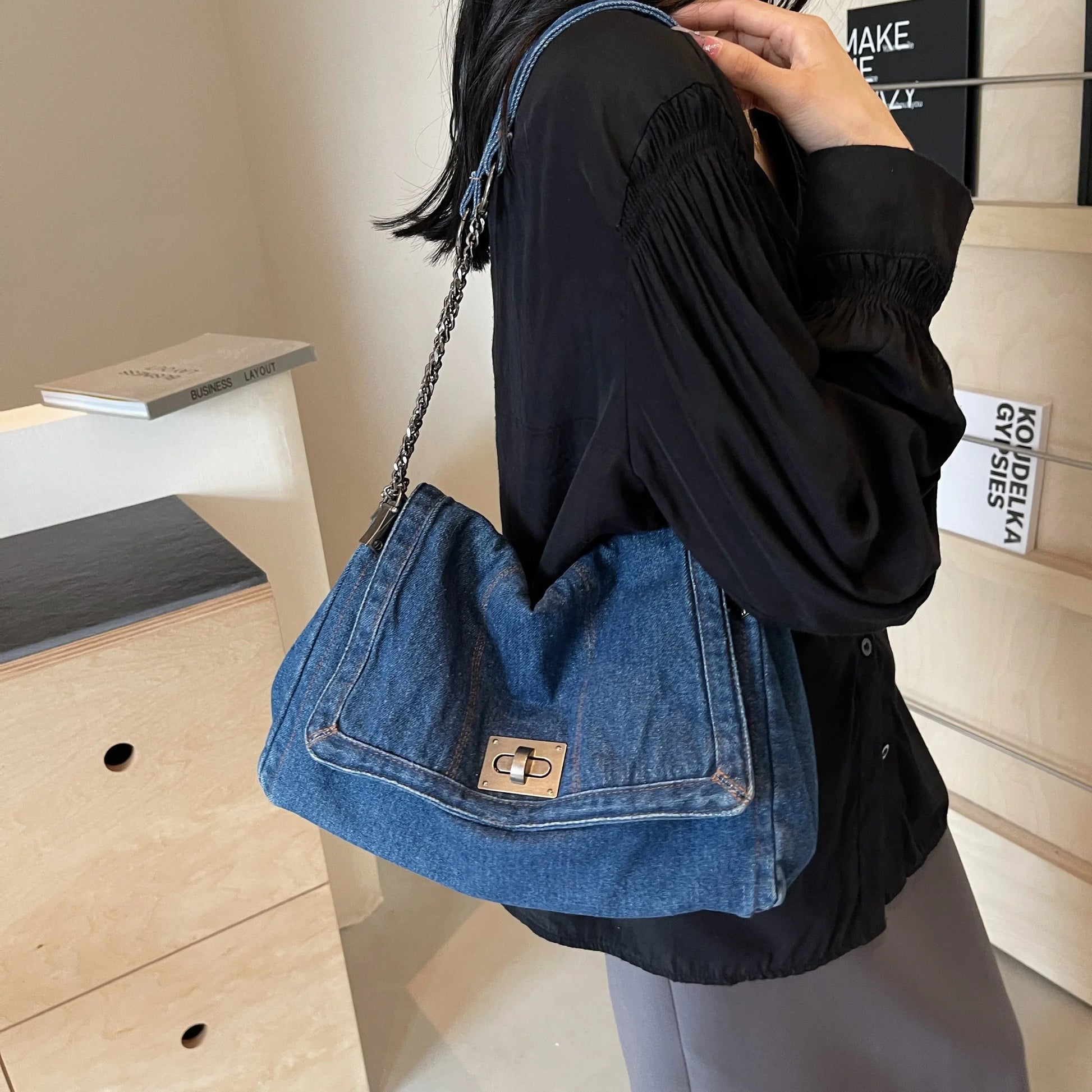 ChainCarry™ – Denim Shoulder Bag with Turn-Lock Flap