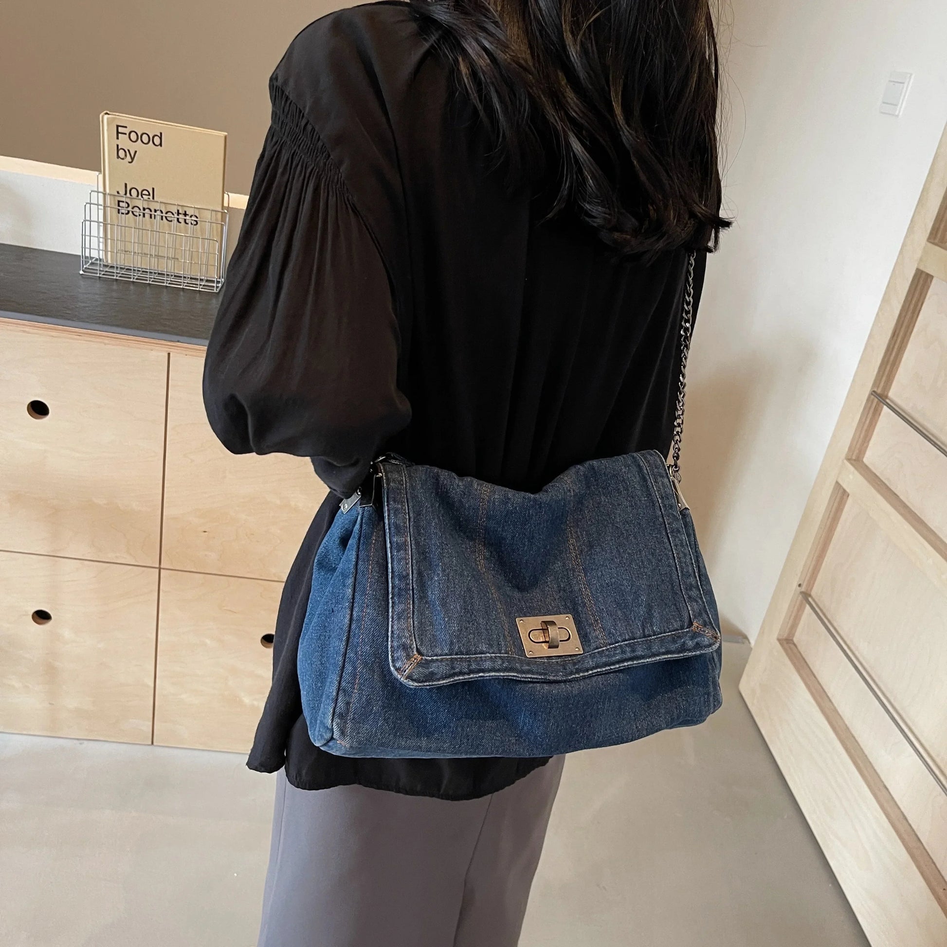 ChainCarry™ – Denim Shoulder Bag with Turn-Lock Flap