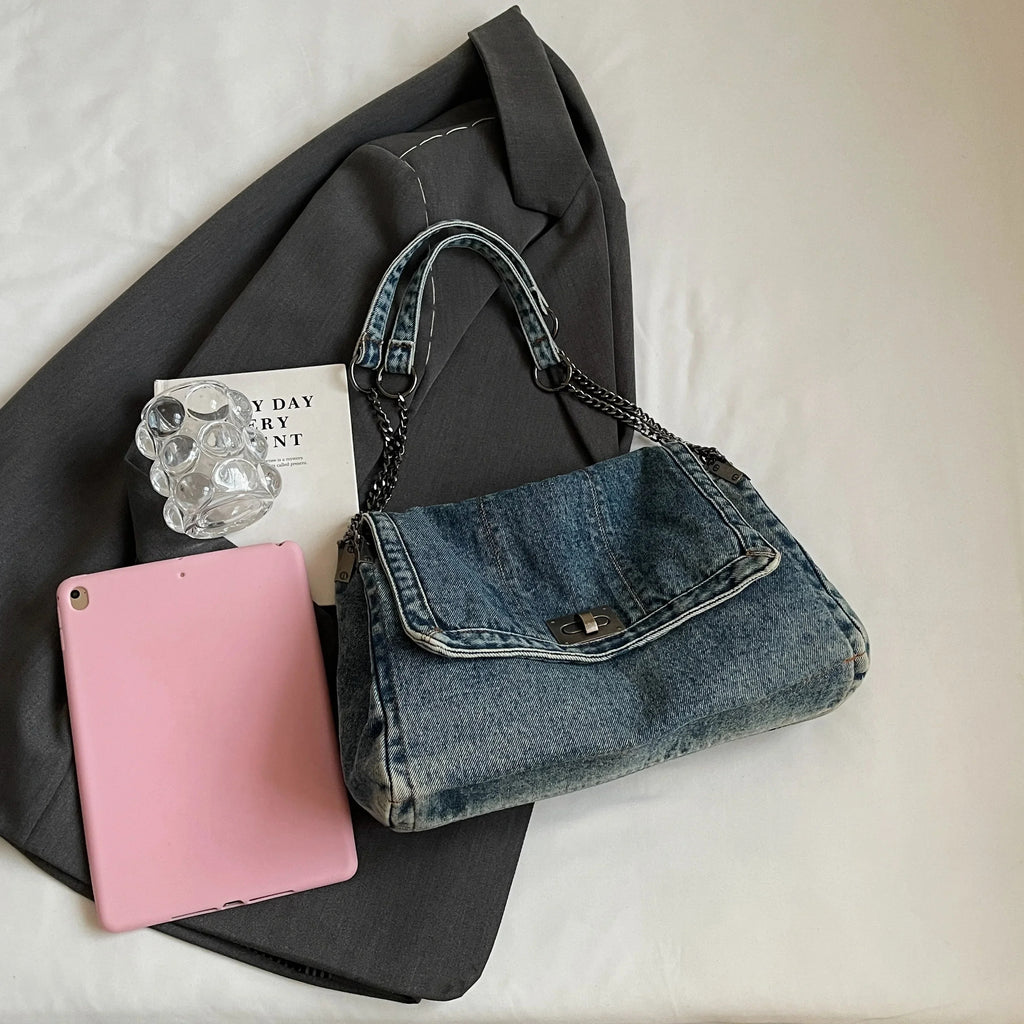 ChainCarry™ – Denim Shoulder Bag with Turn-Lock Flap
