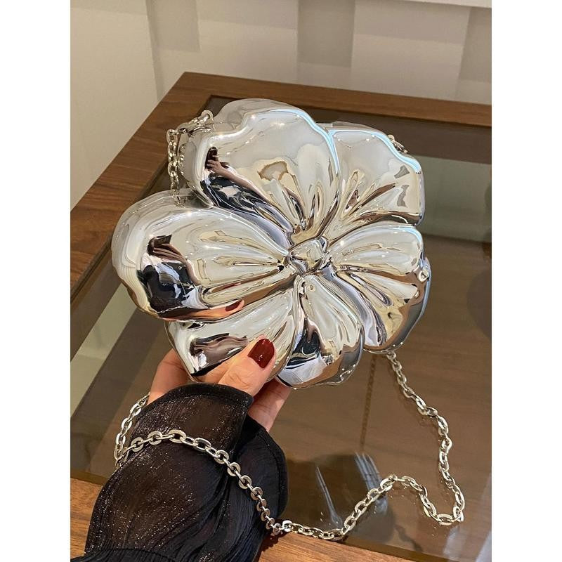 BloomBag™ – Carry Beauty, Share Warmth
