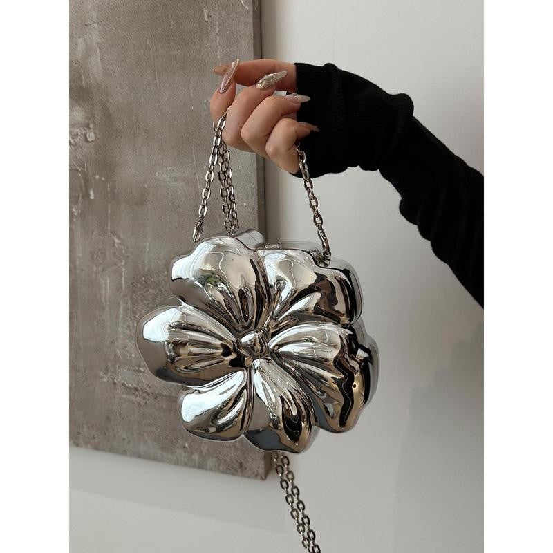 BloomBag™ – Carry Beauty, Share Warmth
